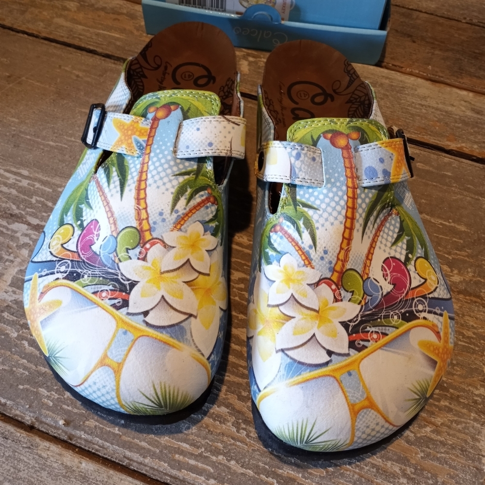 NIB CALCEO Vegan Clogs Size 9.5